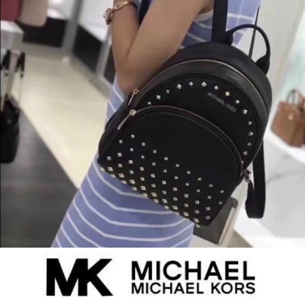 🔥NWOT Michael Kors leather backpack 🎒